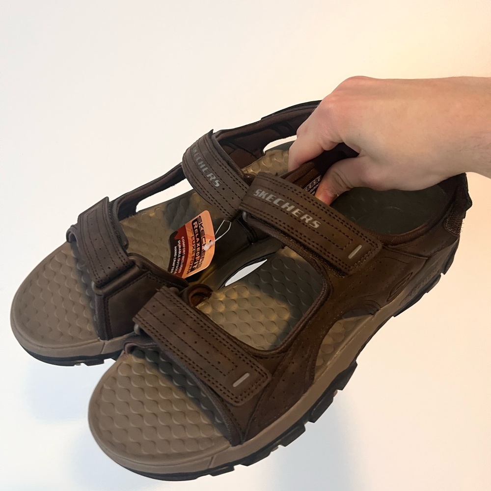 COMFY SKETCHERS SANDALS SIZE: 11